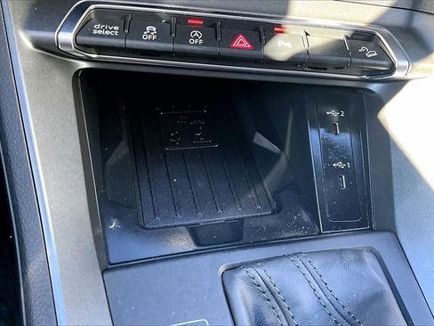 Used 2025 Audi Q3 2.0T Premium w/ Convenience Package image 16