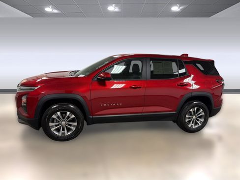 Used 2026 Chevrolet Equinox LT FWD image 2