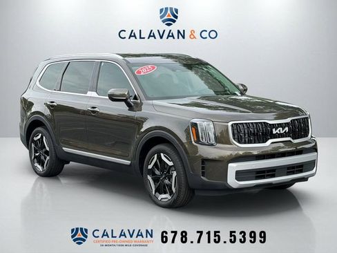 Certified 2025 Kia Telluride EX w/ EX Captain's Chair Package FWD image 1