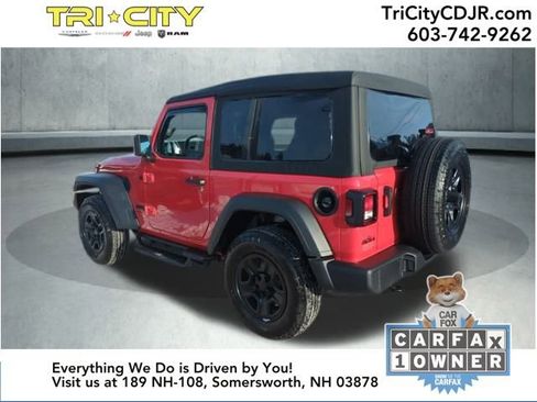 Used 2025 Jeep Wrangler Sport image 3