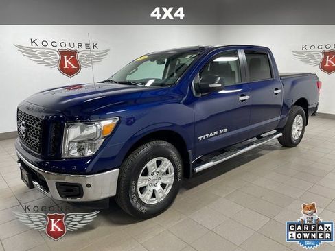 Used 2019 Nissan Titan SV w/ SV Convenience Package AWD/4WD image 3