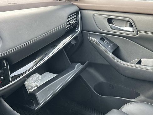 Used 2023 Nissan Rogue SL w/ SL Premium Package image 33