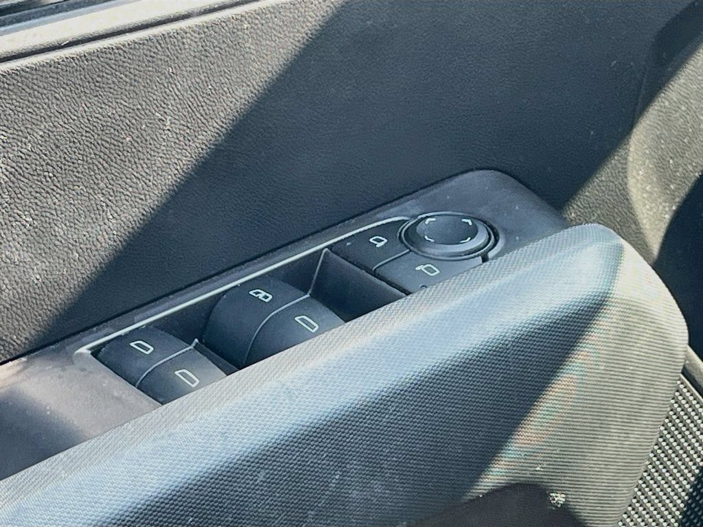 Used 2024 GMC Canyon Elevation w/ Convenience Package RWD image 18