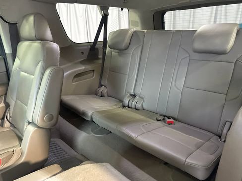 Used 2019 GMC Yukon XL SLT w/ Premium Edition AWD/4WD image 18