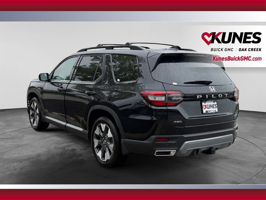Used 2026 Honda Pilot Touring image 8