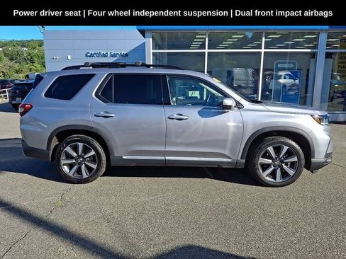 Used 2025 Honda Pilot Touring image 9