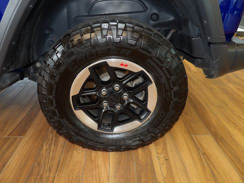 Used 2020 Jeep Wrangler Rubicon w/ Cold Weather Group AWD/4WD image 9