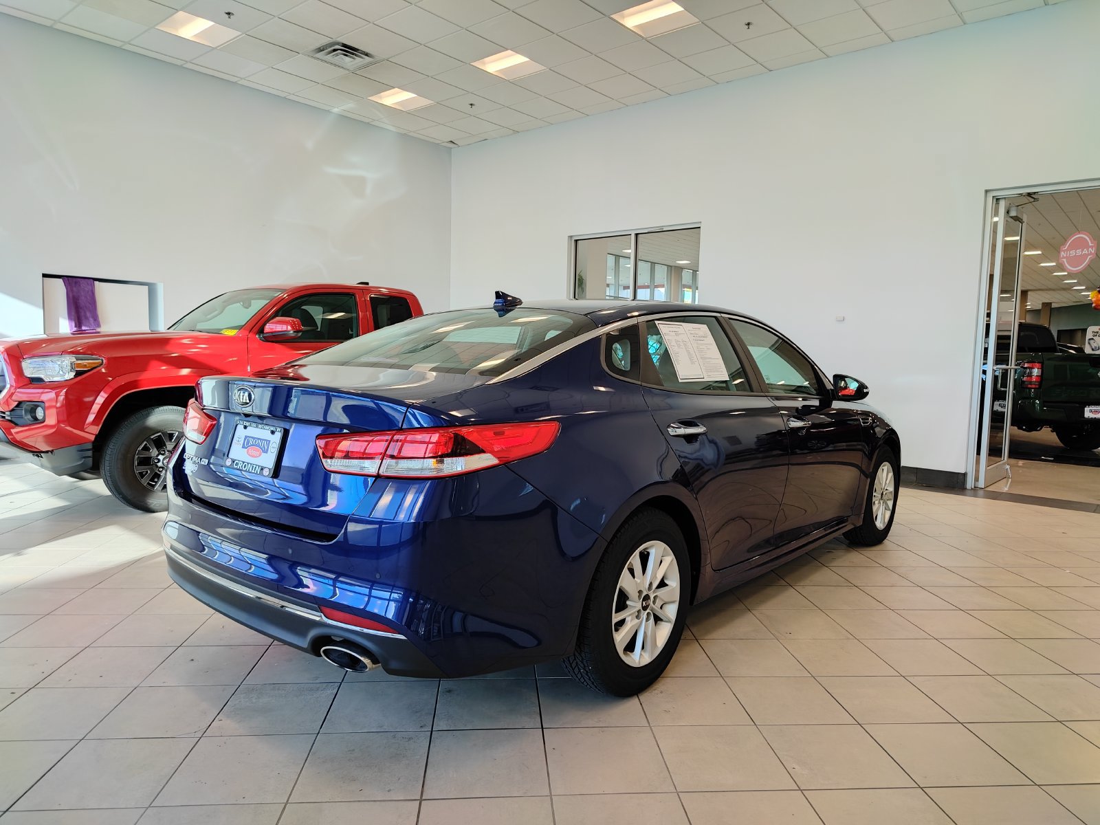 Used 2017 Kia Optima LX w/ Convenience Package FWD image 3