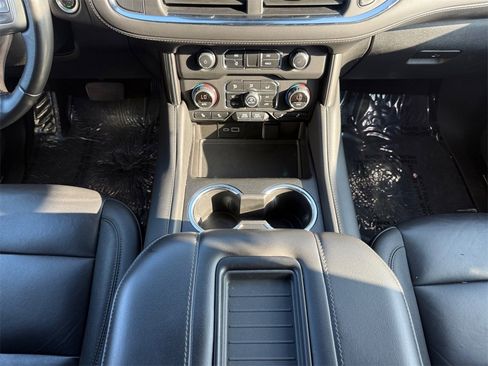 Used 2024 Chevrolet Suburban LT image 15