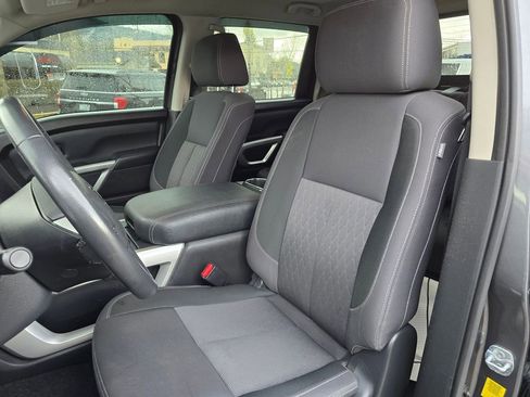 Used 2021 Nissan Titan SV w/ SV Convenience Package image 22