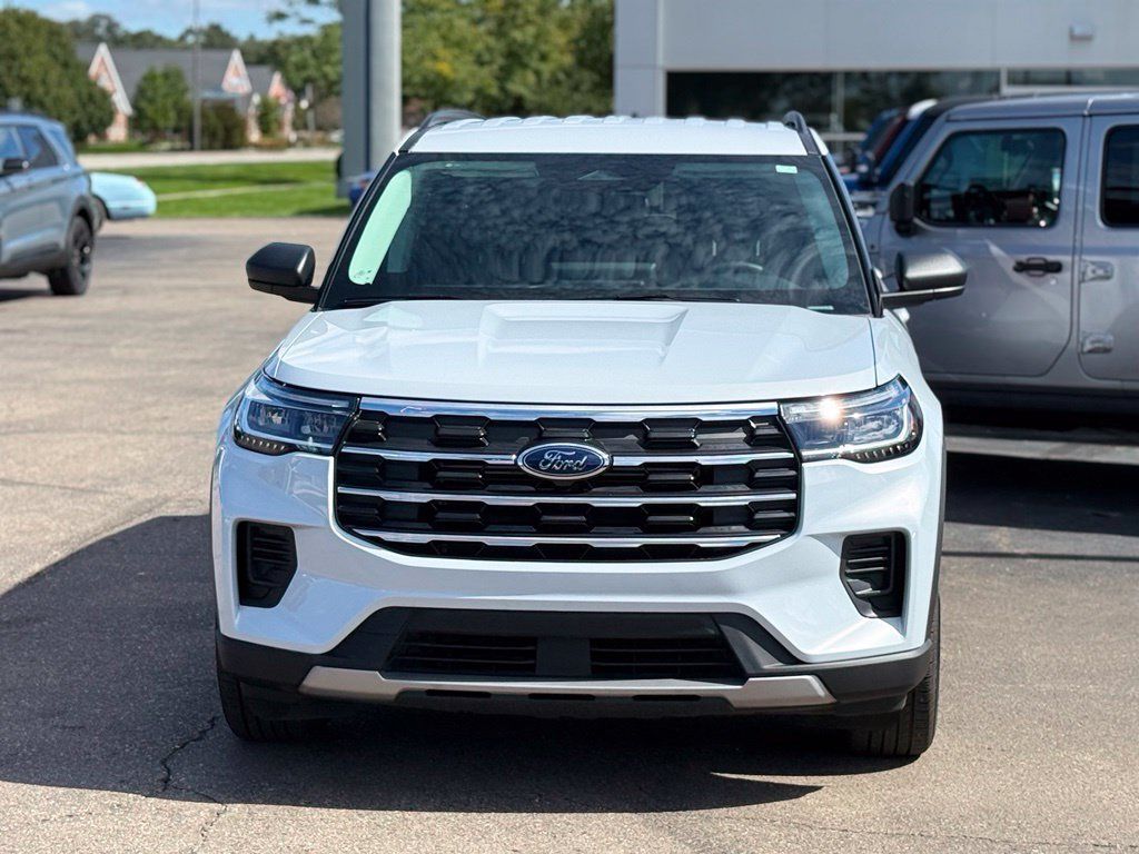 Used 2026 Ford Explorer Active AWD/4WD image 30
