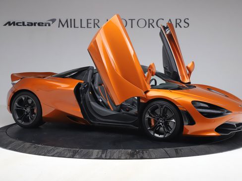 Used 2020 McLaren 720S Spider image 22
