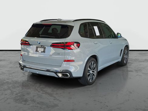 Used 2024 BMW X5 xDrive40i w/ M Sport Package AWD/4WD image 2