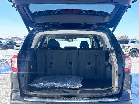 Used 2023 Subaru Ascent Limited w/ Technology Package image 7