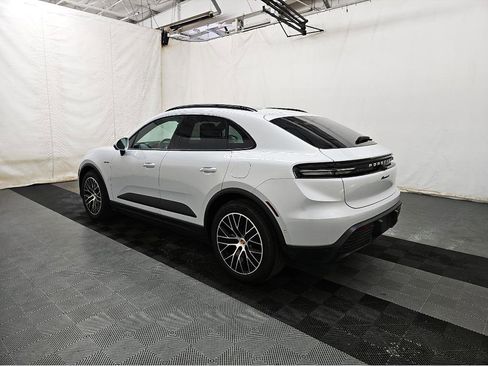 Used 2025 Porsche Macan 4 Electric w/ Premium Package AWD/4WD image 4