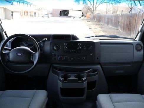 Used 2010 Ford E-350 and Econoline 350 Extended Wagon Super Duty image 16