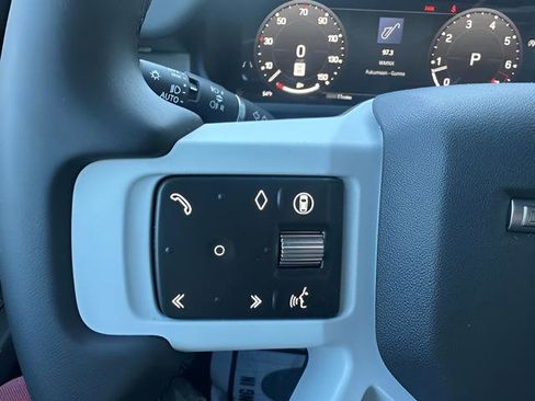 New 2025 Land Rover Defender 110 X-Dynamic SE AWD/4WD image 25