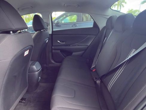 Used 2024 Hyundai Elantra SEL FWD image 6