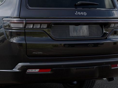 New 2026 Jeep Grand Wagoneer L Limited AWD/4WD image 13