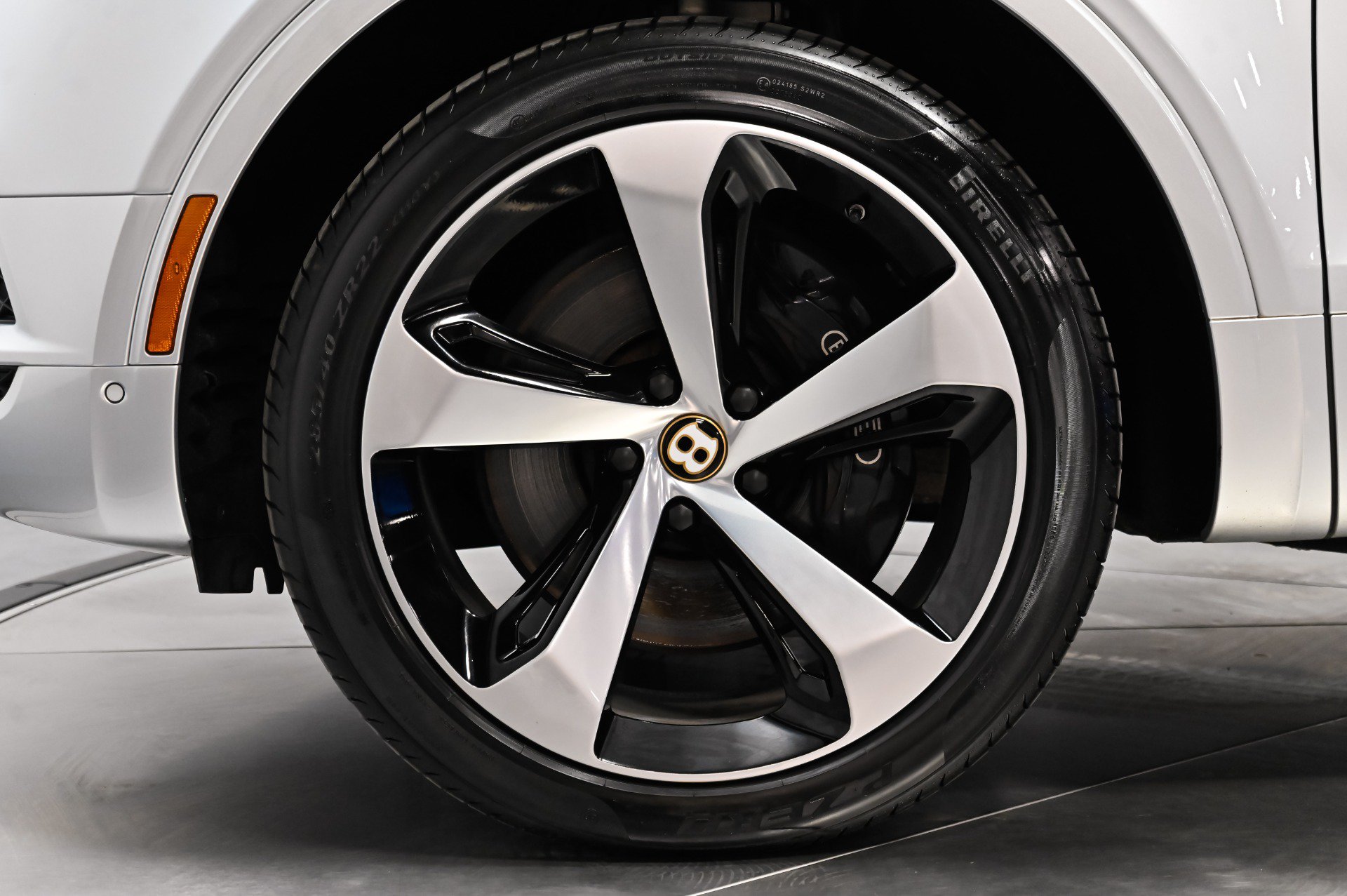 Used 2019 Bentley Bentayga AWD/4WD image 12