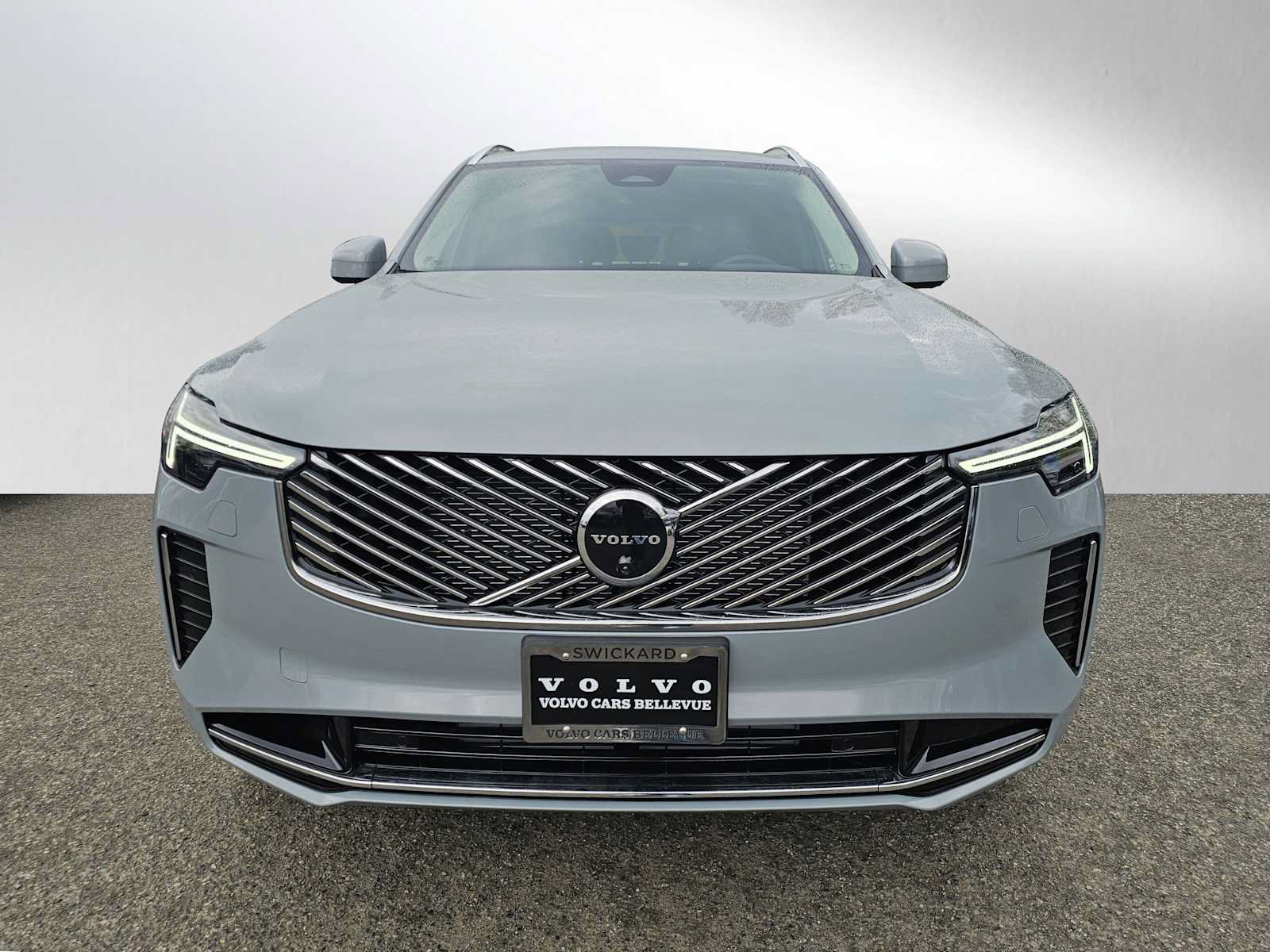 New 2026 Volvo XC90 T8 Plus w/ Protection Package AWD/4WD image 8