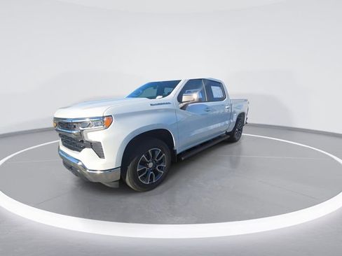 Used 2024 Chevrolet Silverado 1500 LT AWD/4WD image 4