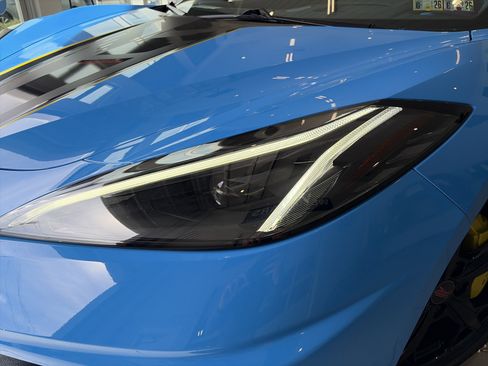 Used 2021 Chevrolet Corvette Stingray Premium Cpe w/ Z51 Performance Package image 13