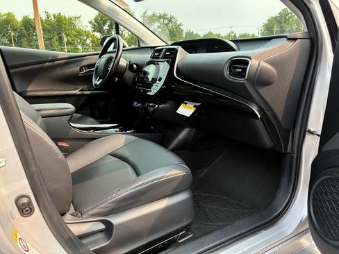 Used 2019 Toyota Prius XLE w/ Advanced Technology Package AWD/4WD image 38