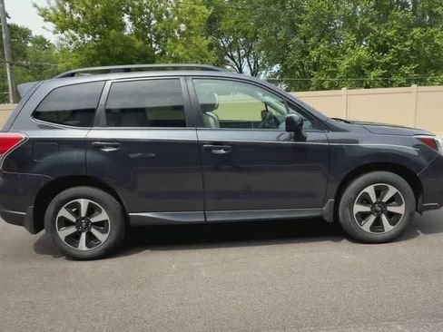 Used 2018 Subaru Forester 2.5i Premium w/ All-Weather Package AWD/4WD image 9