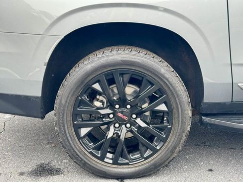 Used 2023 GMC Yukon XL SLT image 31