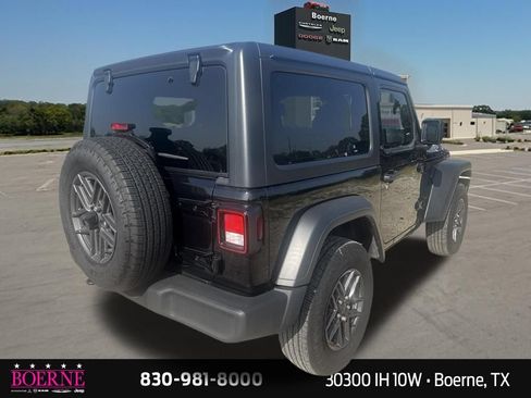 Used 2025 Jeep Wrangler Sport AWD/4WD image 11