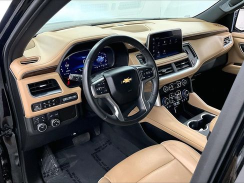 Used 2023 Chevrolet Suburban Premier AWD/4WD image 16