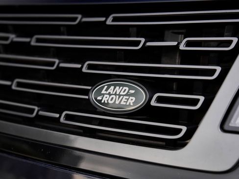 Used 2023 Land Rover Range Rover Long Wheelbase SE image 7