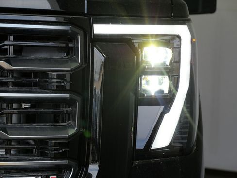 New 2026 GMC Sierra 2500 AT4 w/ AT4 Premium Plus Package AWD/4WD image 8