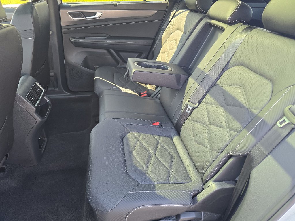 Used 2024 Volkswagen Atlas Cross Sport SE w/ Panoramic Sunroof Package AWD/4WD image 30
