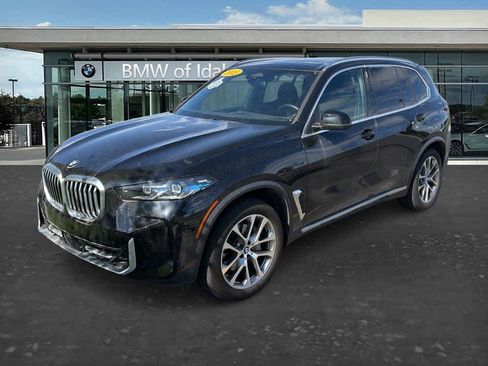 Used 2025 BMW X5 xDrive40i w/ Premium Package AWD/4WD image 3