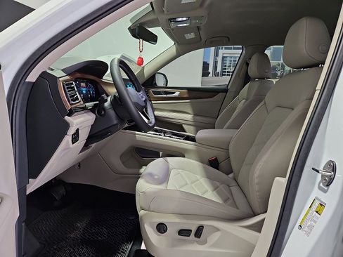 New 2026 Volkswagen Atlas SE FWD image 12