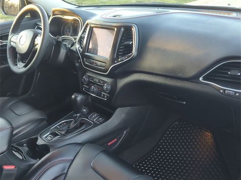 Used 2022 Jeep Cherokee Trailhawk w/ Premium Leather Package image 26
