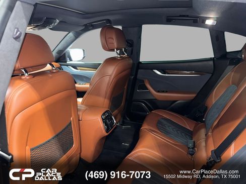 Used 2019 Maserati Levante GranLusso AWD/4WD image 19