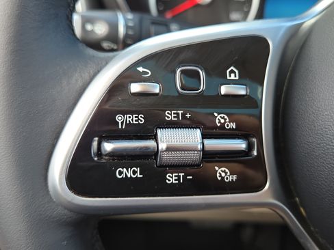 Used 2022 Mercedes-Benz GLC 300 image 24