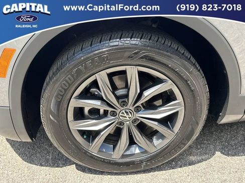 Used 2024 Volkswagen Tiguan SE FWD image 13
