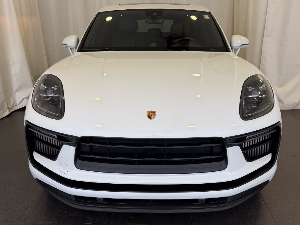 Certified 2022 Porsche Macan S AWD/4WD image 6