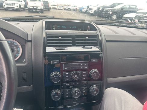 Used 2010 Ford Escape Limited image 2