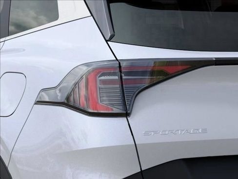 Certified 2026 Kia Sportage LX FWD image 11
