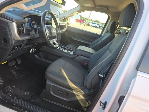 Used 2024 Ford Expedition Max XLT AWD/4WD image 4