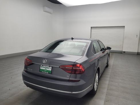 Used 2017 Volkswagen Passat 1.8T SE image 9