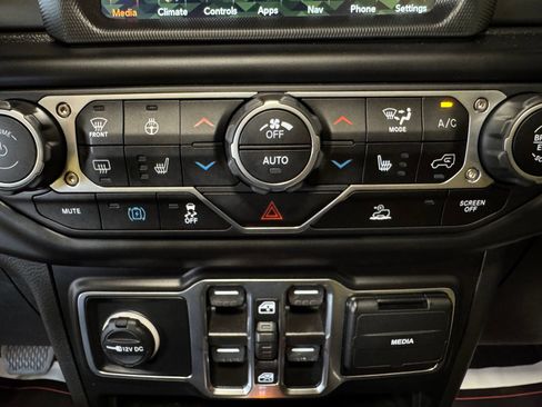 Used 2023 Jeep Wrangler Unlimited w/ Sun & Screen Package AWD/4WD image 38