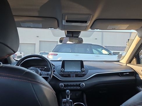 Used 2024 Nissan Altima 2.5 SR image 21