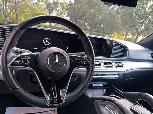 Used 2024 Mercedes-Benz GLE 450e 4MATIC image 37