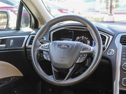 Used 2018 Ford Fusion S image 22